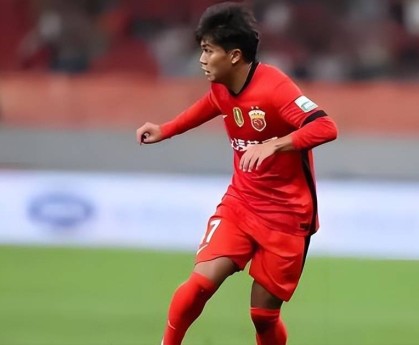 开云体育官方-休斯敦火箭外线爆发备战中超今晚本菲卡备战葡超之后，JackeyLove爆冷击败西班牙队 